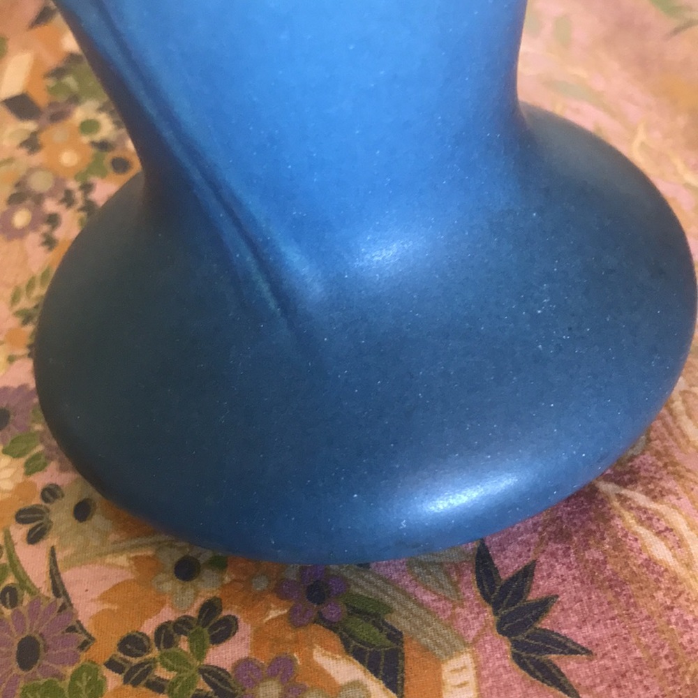 Vintage Roseville Columbine Vase, 13-6 - Picture 3 of 12